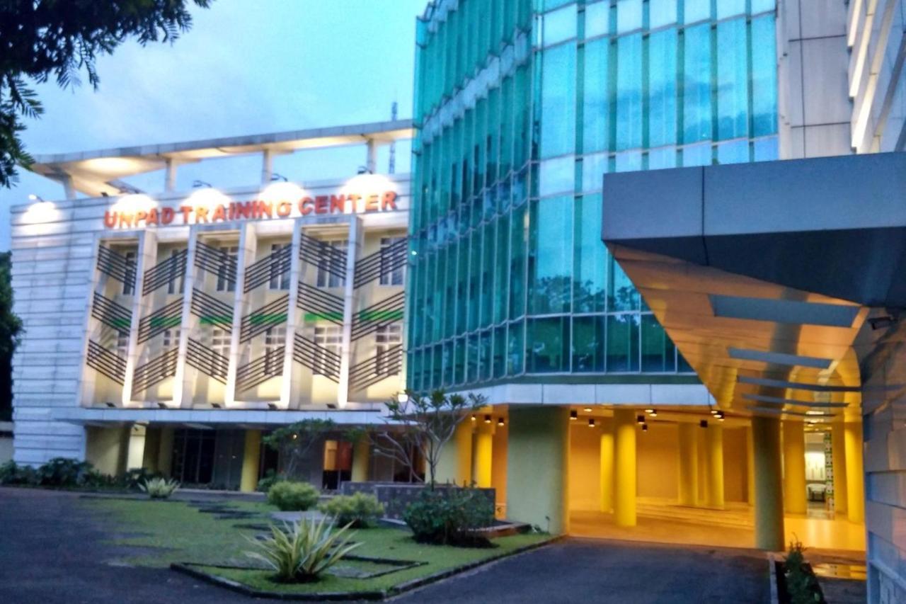 Utc Dago Hotel Bandung Eksteriør bilde